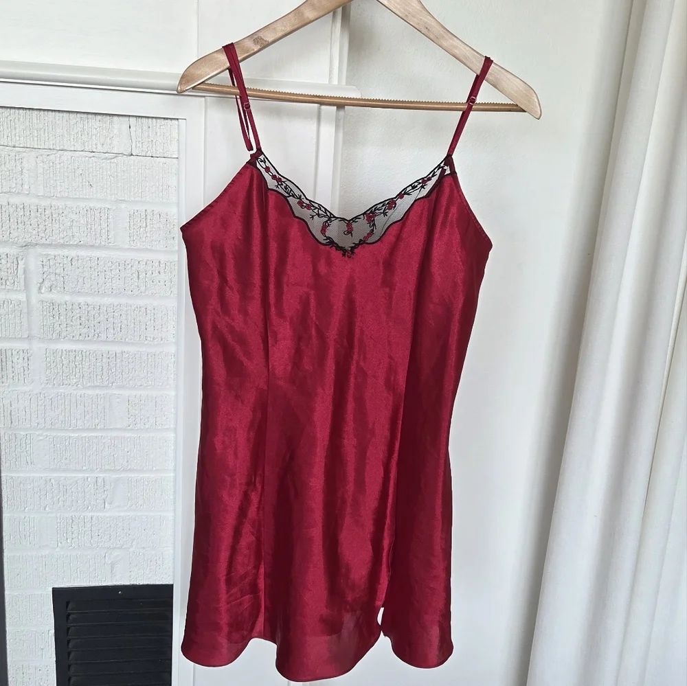 Vintage Inner Most Red And Black Chemise With Heart Lace Decolletage Medium - Picture 1 of 9